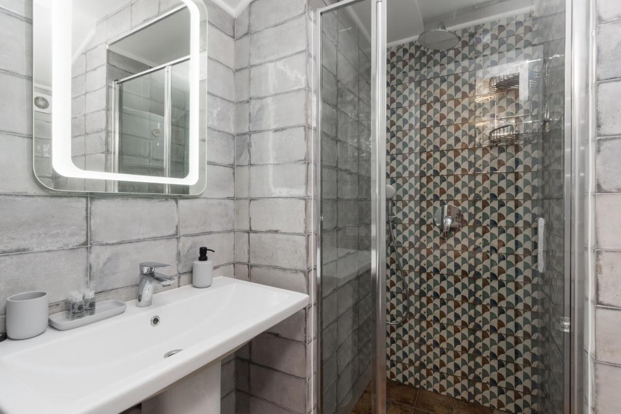 Apart Hotel Lyon D'Opera Odessa Eksteriør billede